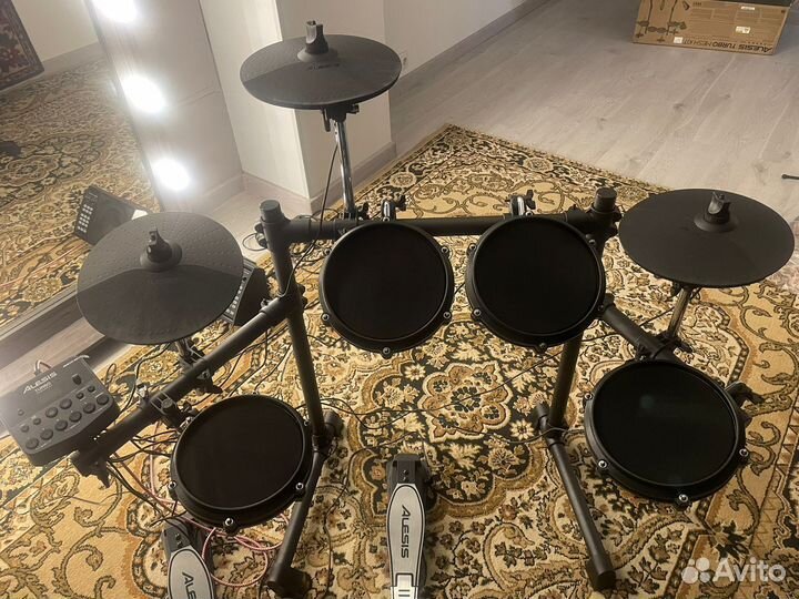 Уроки игры на барабанах