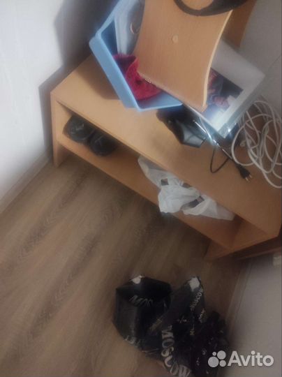 Шкаф, вешалка, зеркало, 2 тумбы