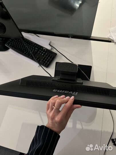 Монитор для компьютера 24