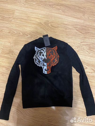 Костюм новый