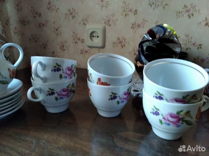 Продается фарфоровый чайный сервиз ГДР