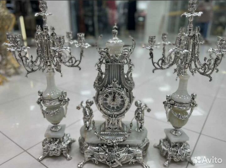 Часы и канделябры