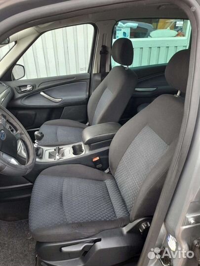 Ford S-MAX 2010 г по запчастям