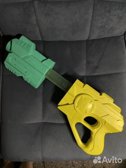 Пистолет стреляет шариками