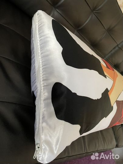 Подушка с аниме очень большая