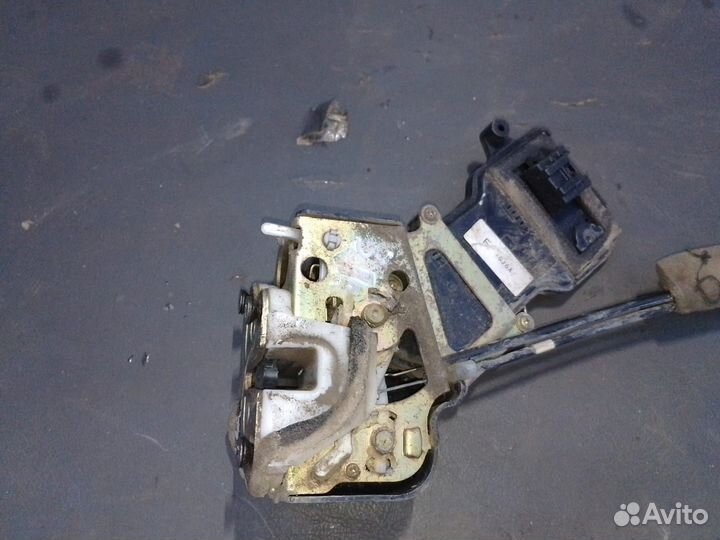 Замок задней правой двери Mazda 6 gg