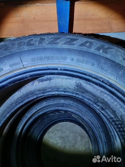 Bridgestone Blizzak DM-V2 215/60 R16 и 215/60 R16