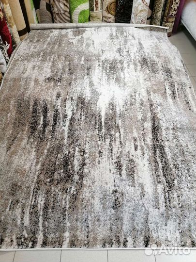 Ковёр 2* 3 новый