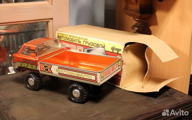 Грузовик Урал с коробкой. Игрушка. Состояние