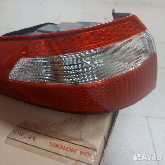 Фонарь задний левый kia rio