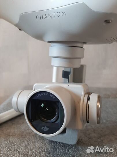 Дрон DJI Phantom 4 - комплект для съёмок видео 4K