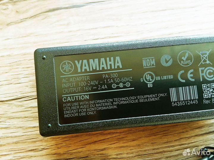 Адаптер питания для синтезатора Yamaha PSR-1150