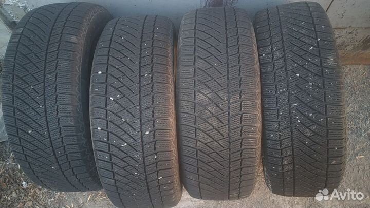 Continental ContiVikingContact 6 215/60 R16 99T