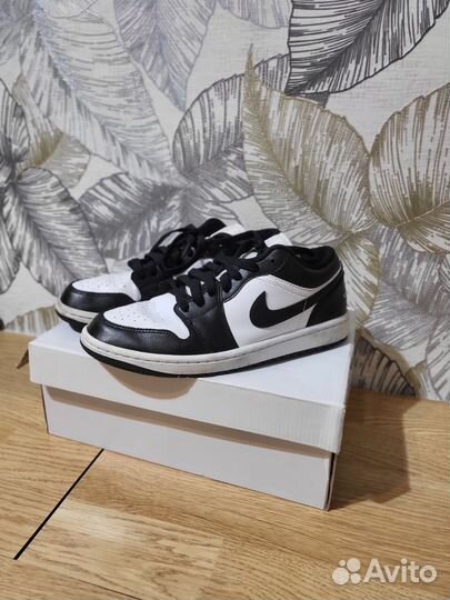 Продам Джорданы 1 LOW оригинал Р.39