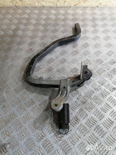 Петля крышки багажника задняя правая Renault Logan