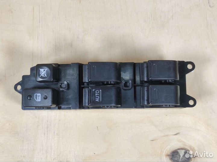 Кнопки стеклоподъемника Toyota Carina E Camry