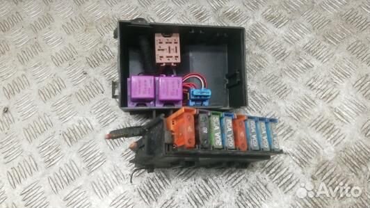 Блок предохранителей opel zafira A (XEA21M101)