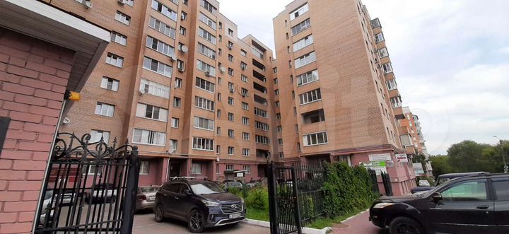 2-к. квартира, 70 м², 2/10 эт.