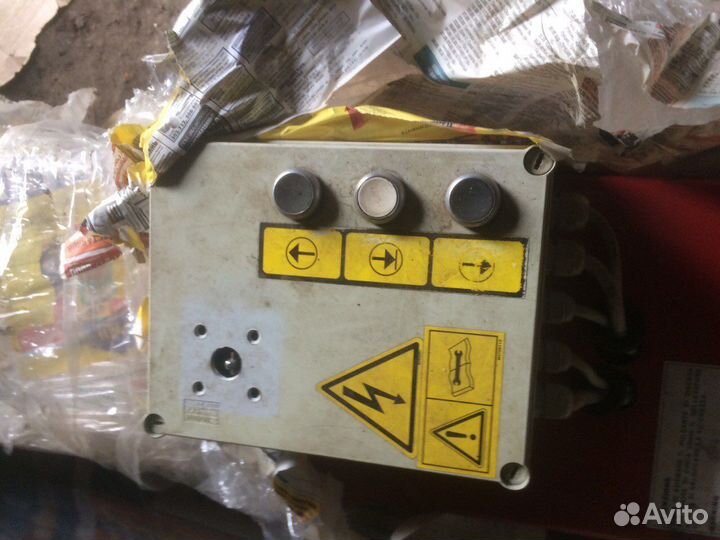 Подъемник автомобильный гидравлический