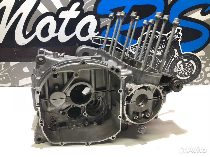 Картер Kawasaki ZZR 400-1 1992г