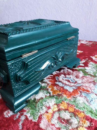 Винтажная шкатулка, резная из дерева