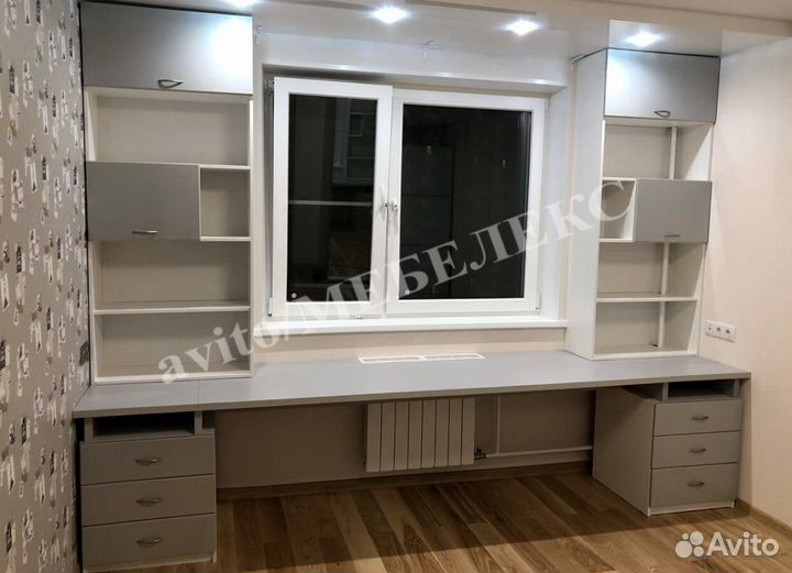 Рабочая зона у окна