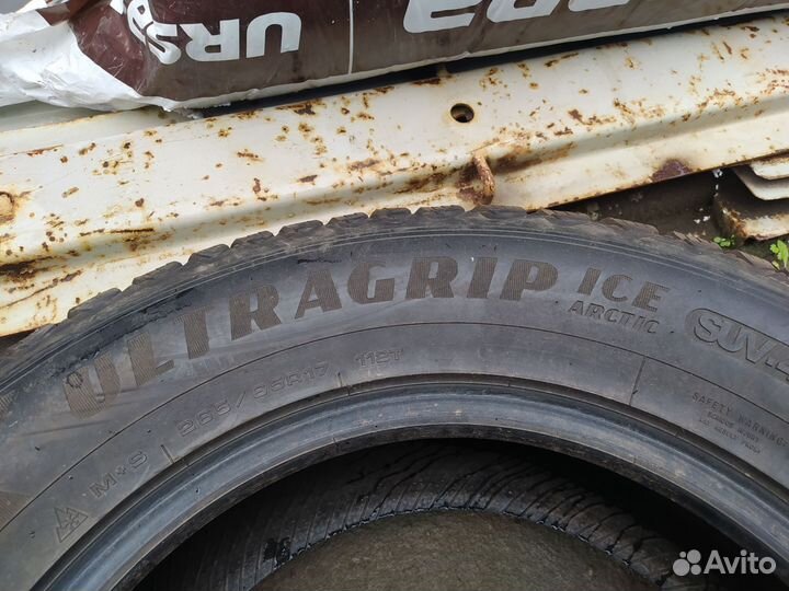 Goodyear UltraGrip 265/65 R17