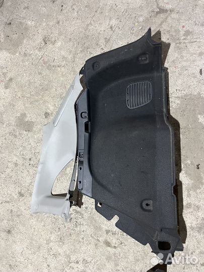 Обшивка багажника правая Chevrolet Cruze универсал