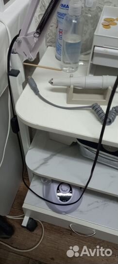 Тележка на колесиках