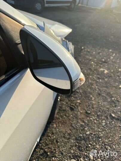 Зеркало правое Toyota Corolla E180 2013