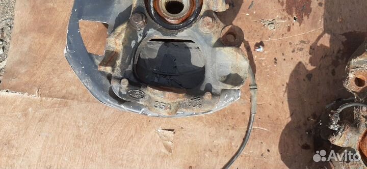 Кулак передний Land Rover Range Rover 3 2-й рест