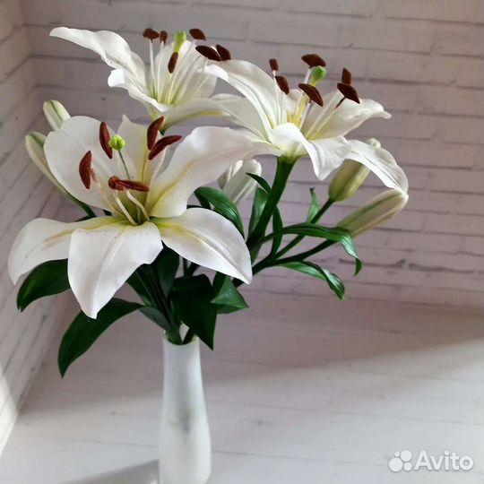 Букет белых лилий декор Белые лилии