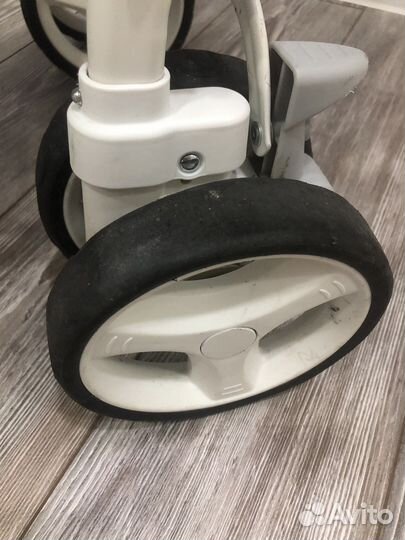 Коляска прогулочная Inglesina Trip