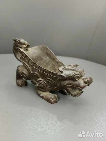 Старинная ёмкость для вина тяжёлая