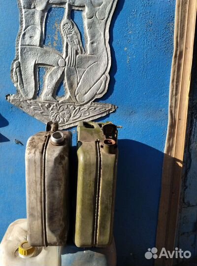 Канистра для бензина металлическая