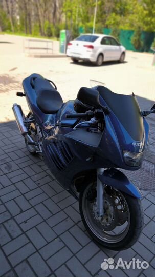 Suzuki RF600