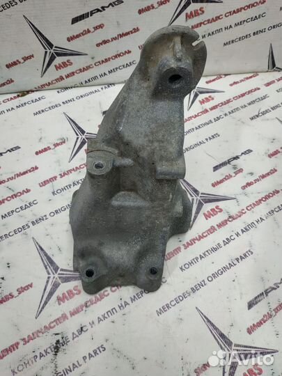 Лапа двигателя om651 w212 w204 Mercedes