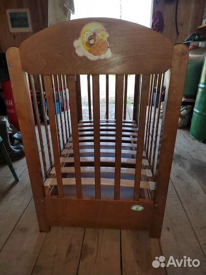 Детская кроватка