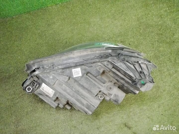 Фара правая Mercedes-Benz E-Class