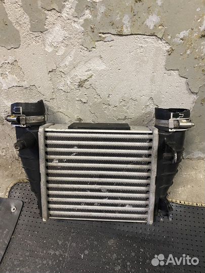 Интеркулер Audi A4 B7 правый турбо