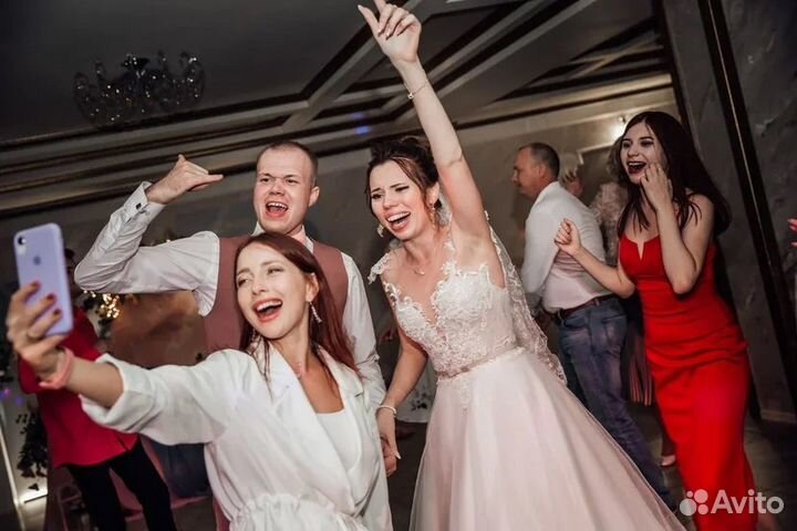 Ведущая праздников