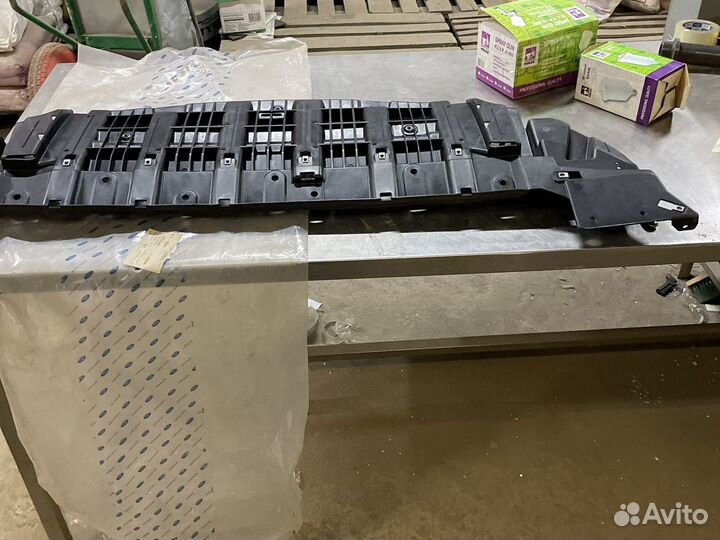 Дефлектор вентиляционный нижний kuga (2012)