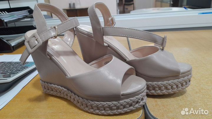 Босоножки женские 38 размер бежевые