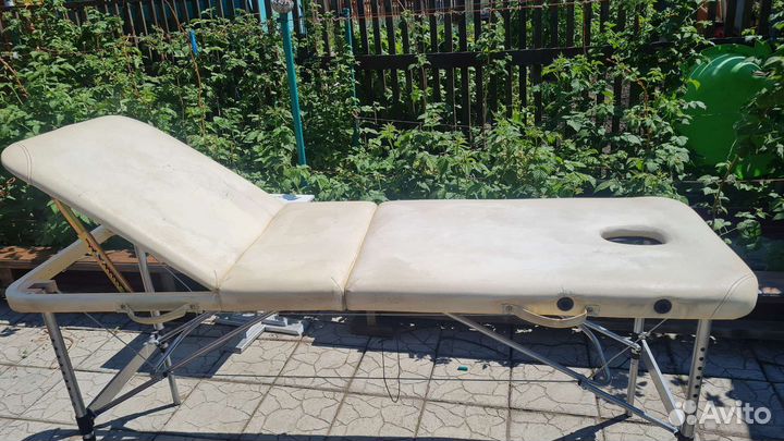 Массажный стол складной с вырезом,б/у