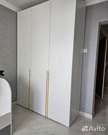 Распашной шкаф