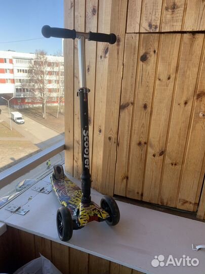Самокат детский со светящимися колесами