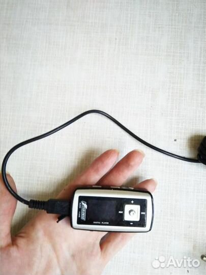 Карманный mp3 плеер с радио Powerman XL650 512мб