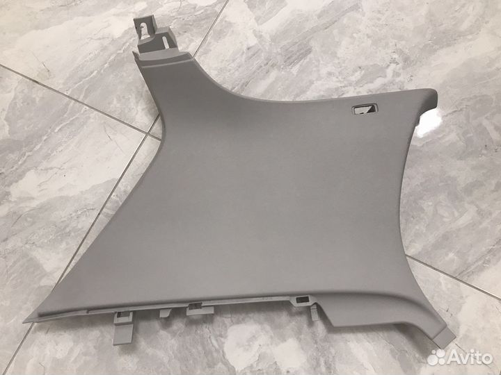 Обшивка задней левой стойки Golf 6