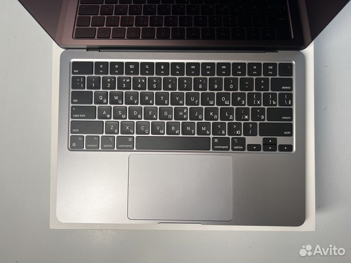MacBook Air 13 2022 M2, 16Gb, 256Gb новый, 1 цикл