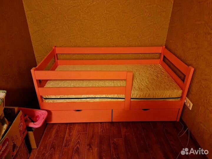 Детская кровать из массива